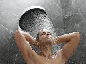Как быстро отрезвить человека - принять душ