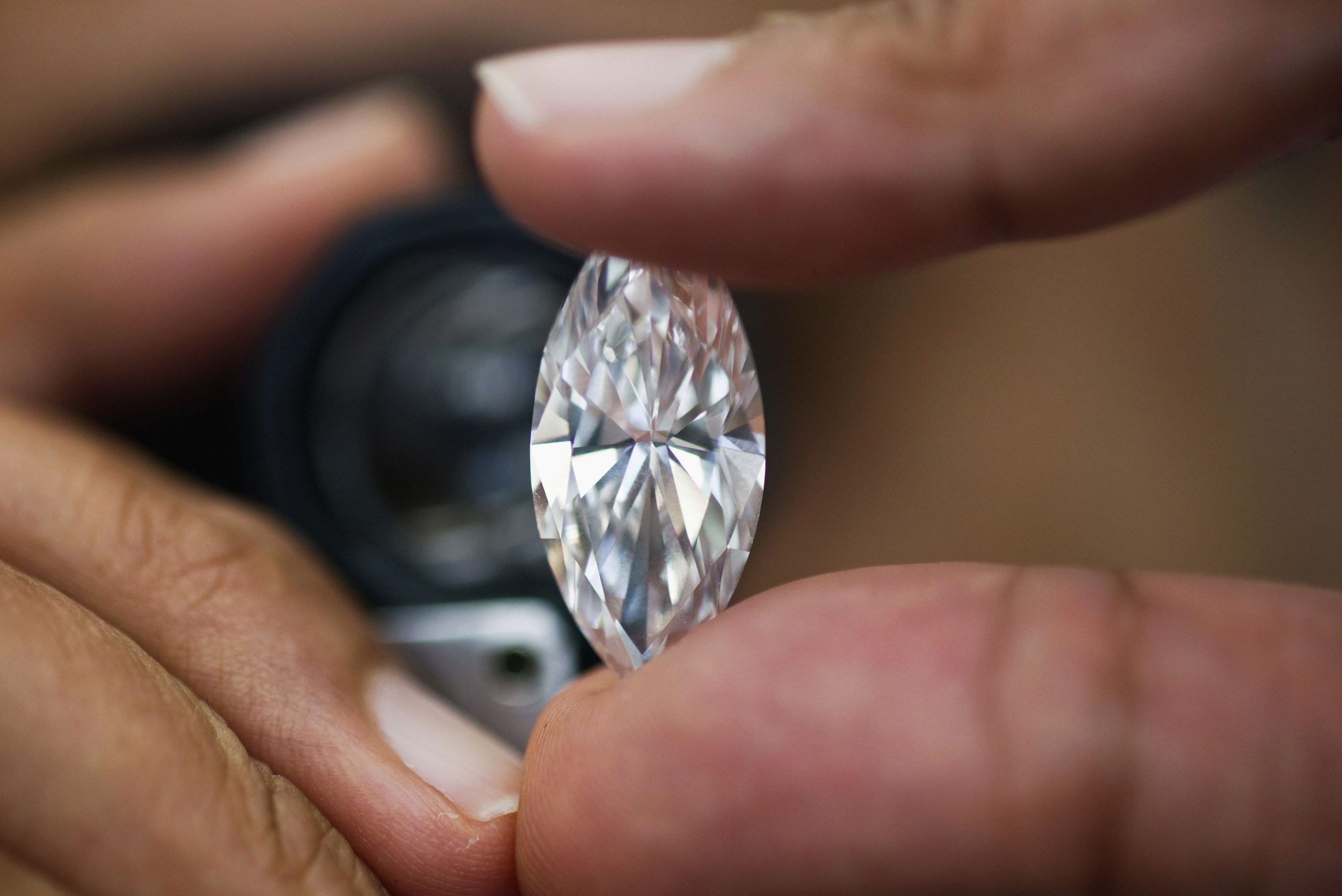 Определение подлинности бриллианта